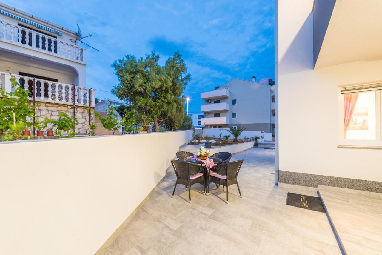 Villa Jana Luxury Apartments Novaglia Esterno foto