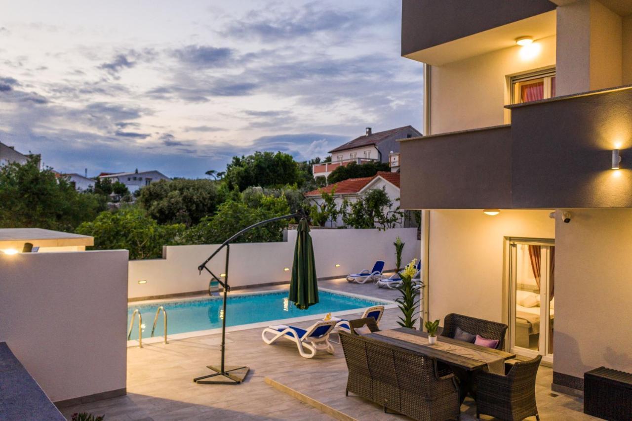 Villa Jana Luxury Apartments Novaglia Esterno foto