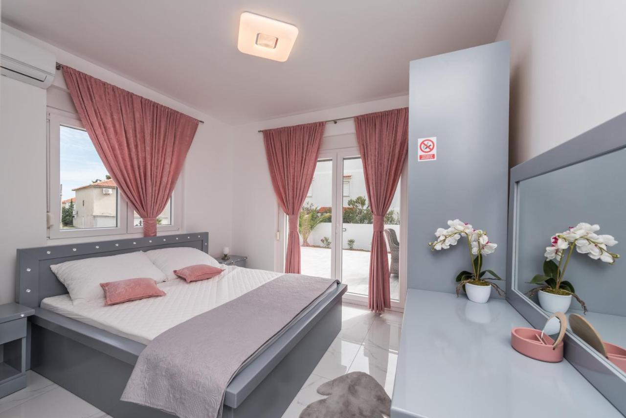 Villa Jana Luxury Apartments Novaglia Esterno foto