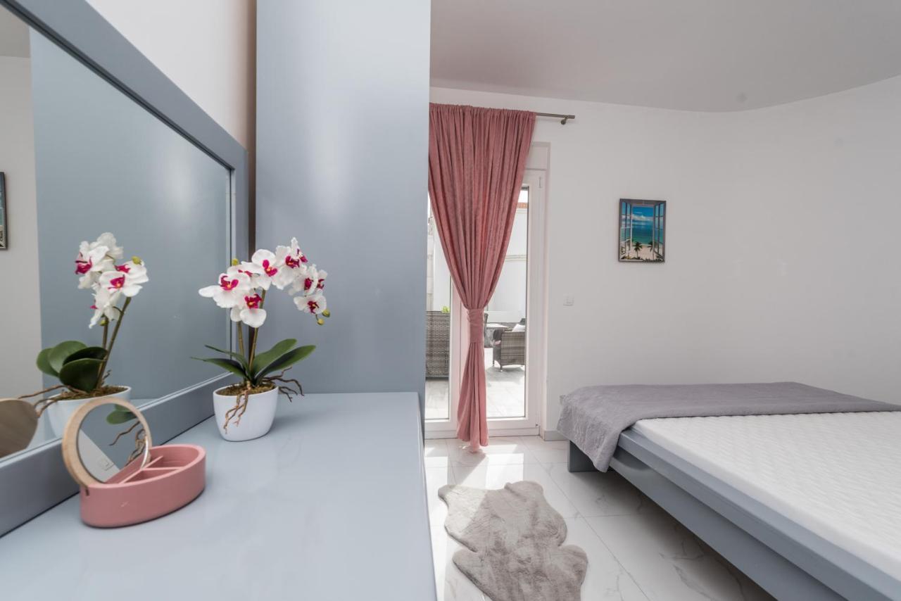 Villa Jana Luxury Apartments Novaglia Esterno foto