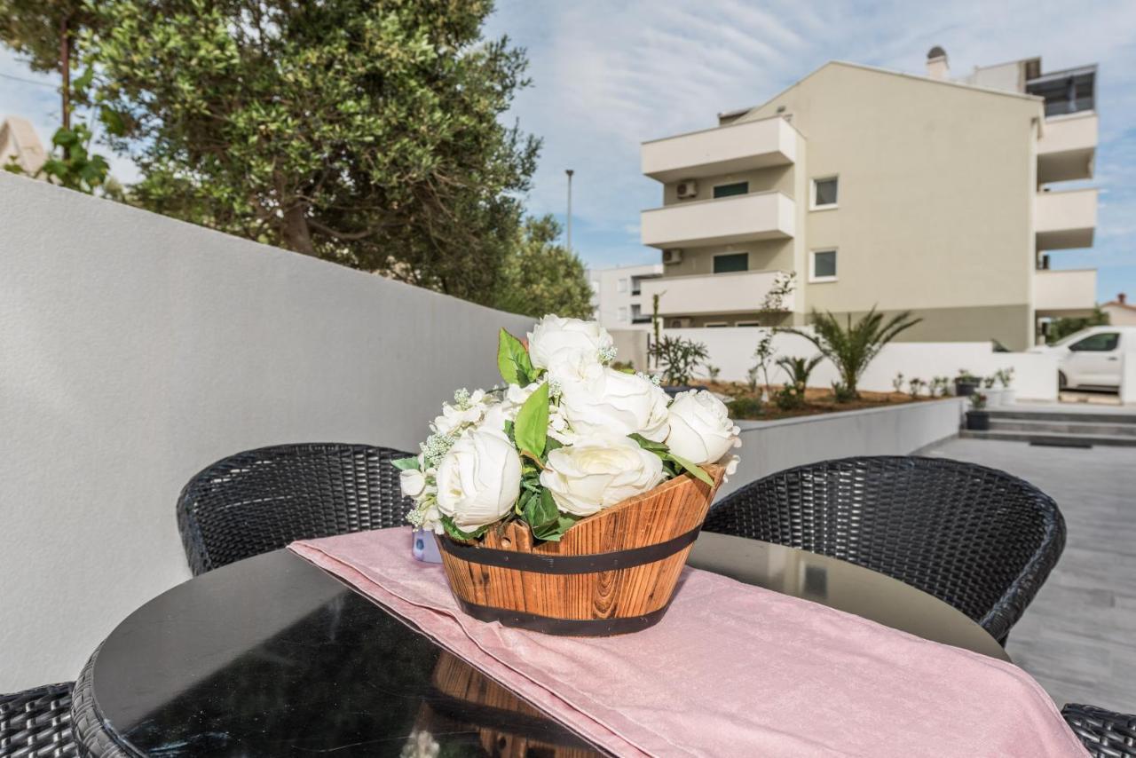 Villa Jana Luxury Apartments Novaglia Esterno foto