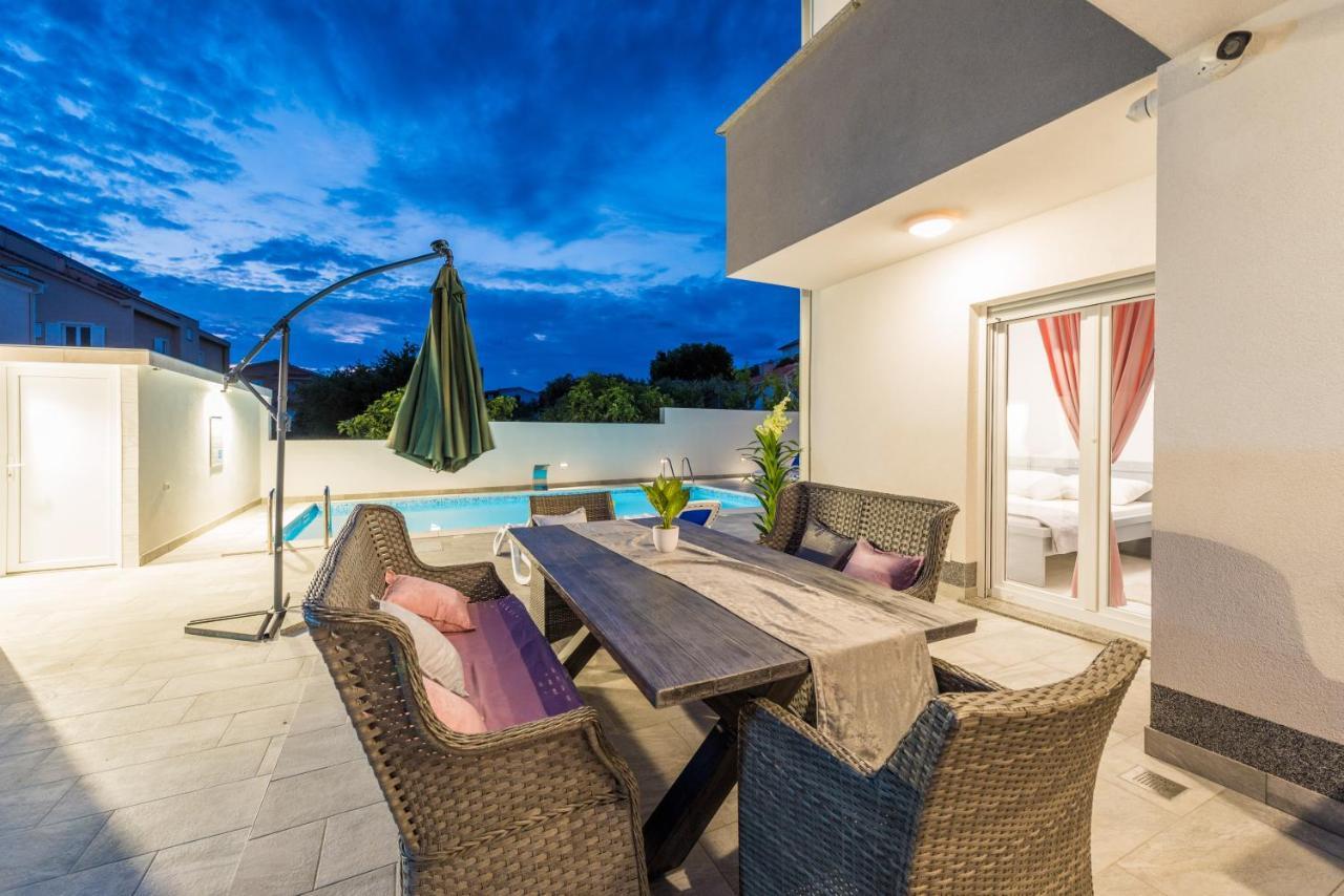 Villa Jana Luxury Apartments Novaglia Esterno foto