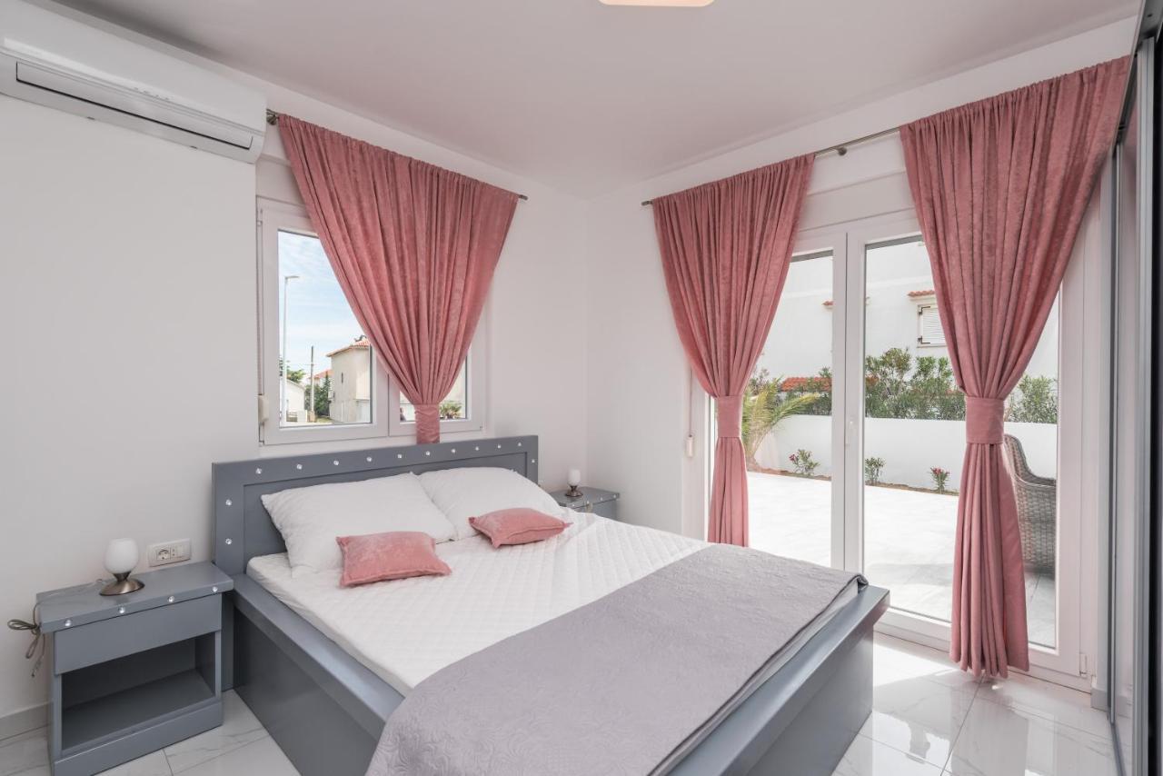 Villa Jana Luxury Apartments Novaglia Esterno foto