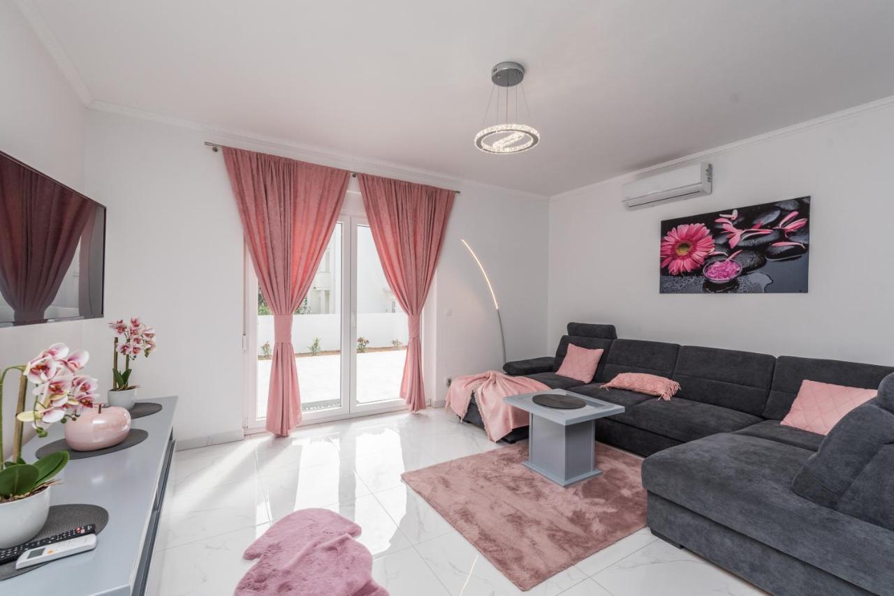 Villa Jana Luxury Apartments Novaglia Esterno foto