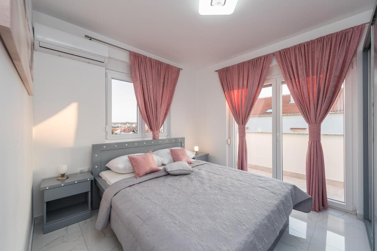 Villa Jana Luxury Apartments Novaglia Esterno foto