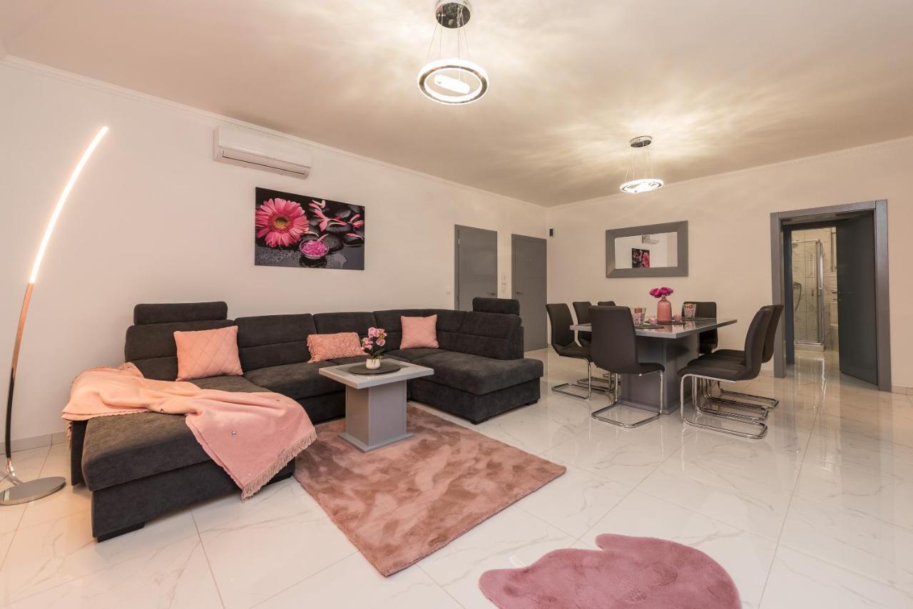 Villa Jana Luxury Apartments Novaglia Esterno foto